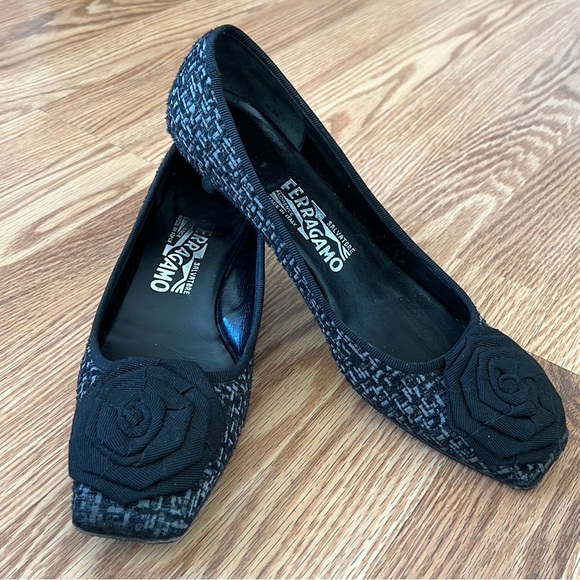 Ferragamo Boucle Kitten Square Toe Heels Floral Grosgrain Rosette Bow Detail 7 B - Picture 2 of 10